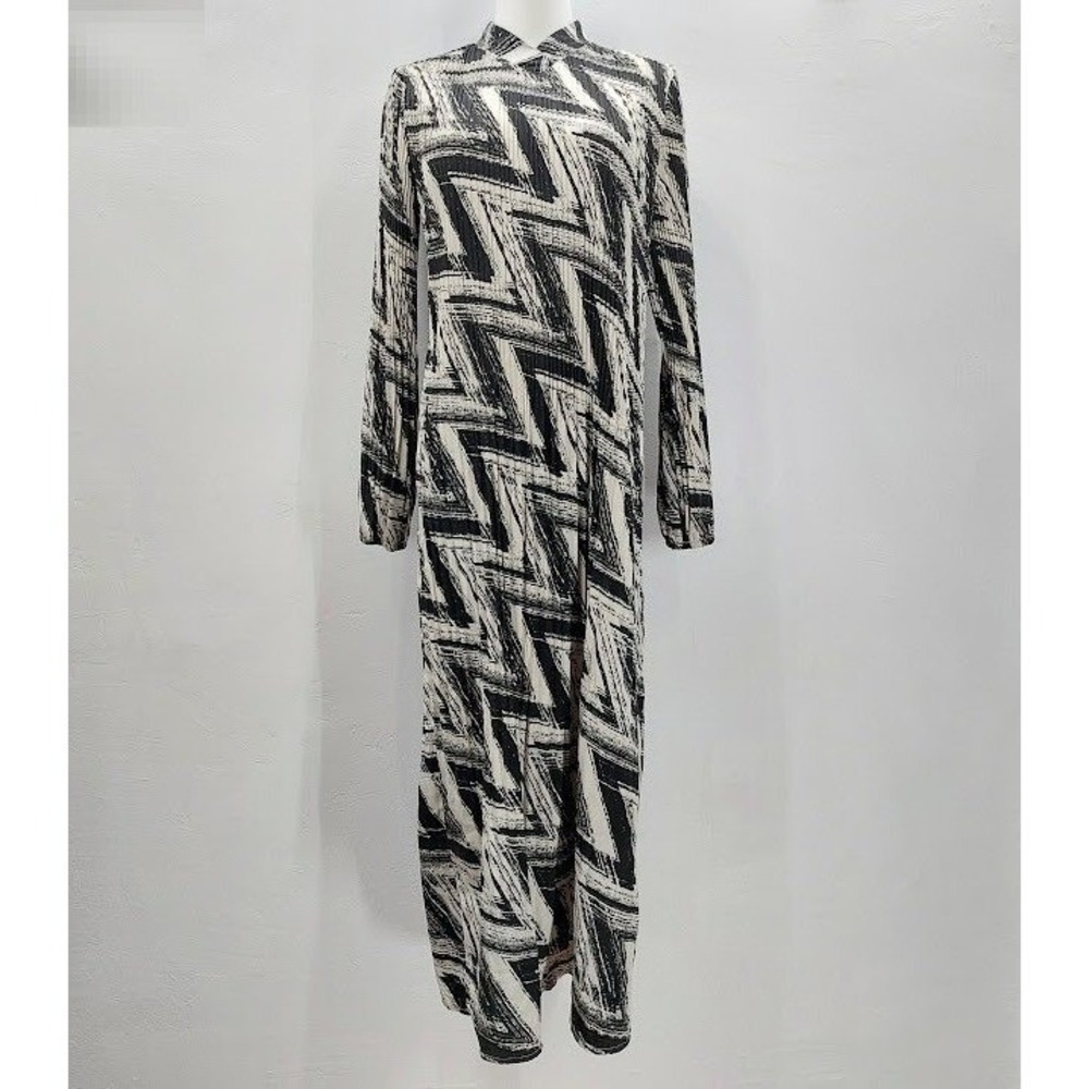 Harper Maxi Dress Women's XS Black Cream Abstract Chevron Pleated Mock Neck Mod